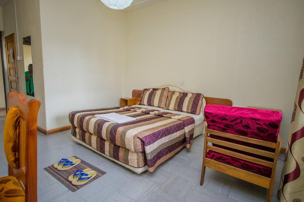 Kisoro Tourist Hotel Extérieur photo