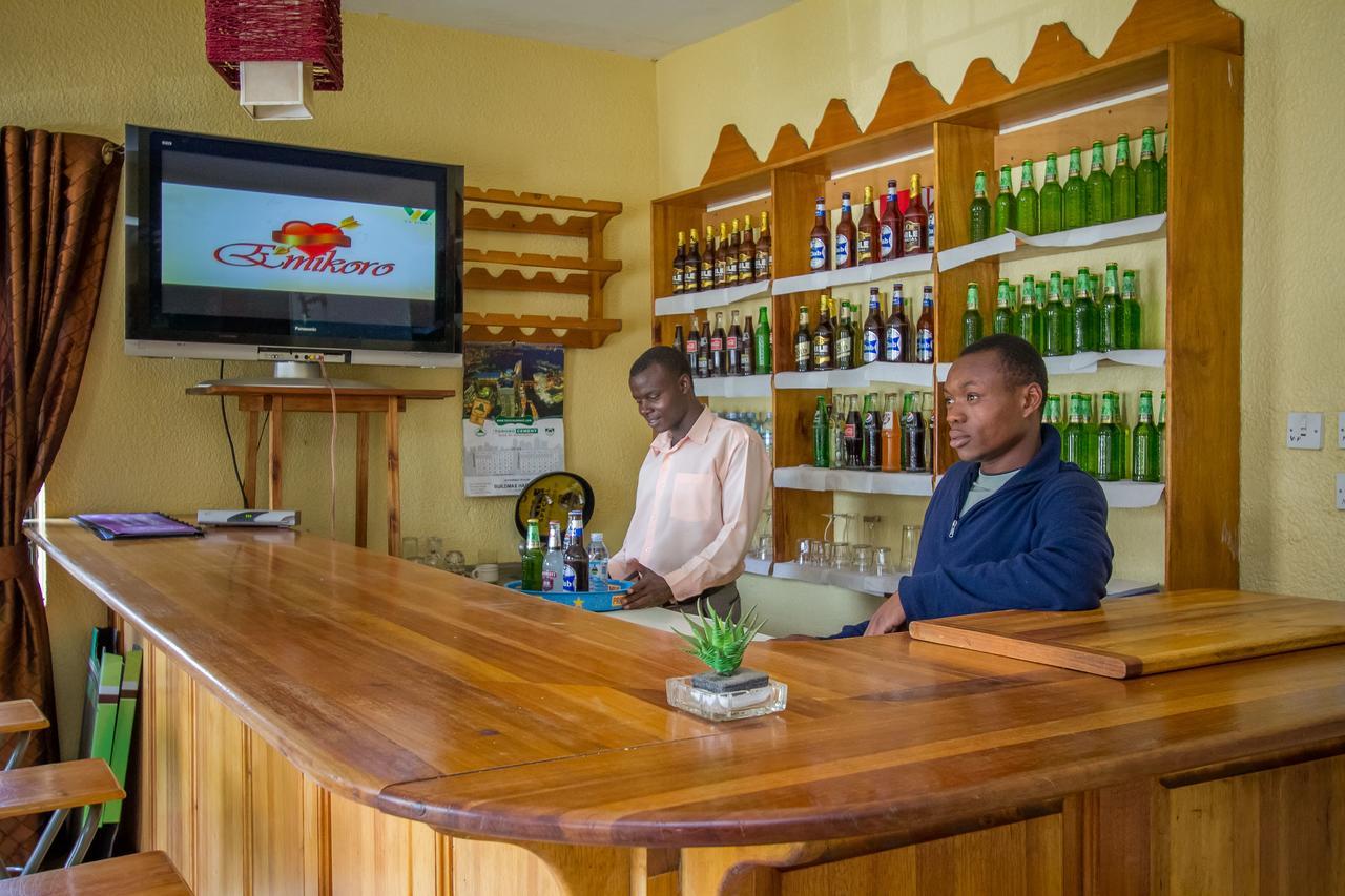 Kisoro Tourist Hotel Extérieur photo