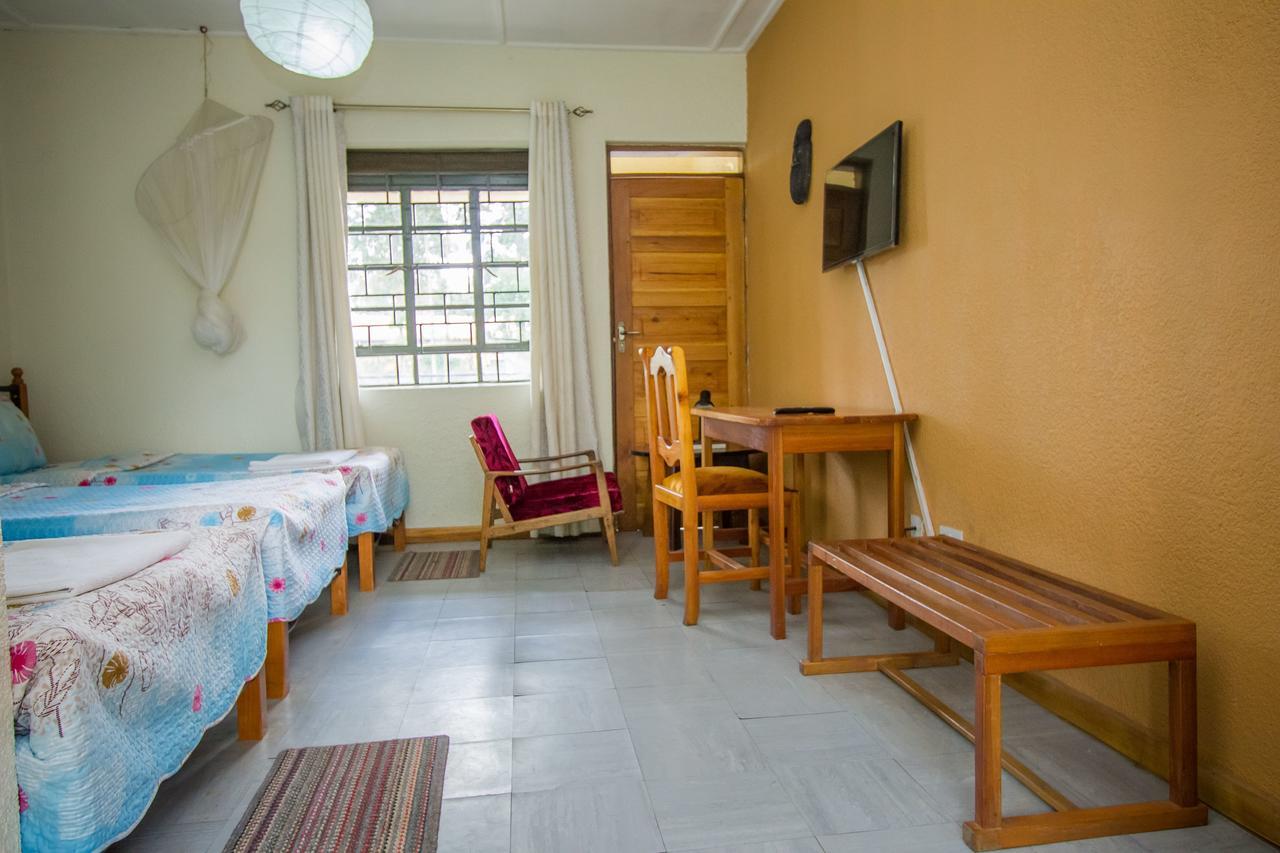 Kisoro Tourist Hotel Extérieur photo