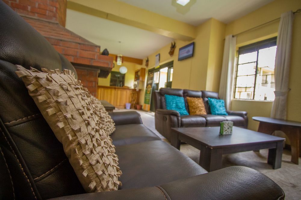 Kisoro Tourist Hotel Extérieur photo