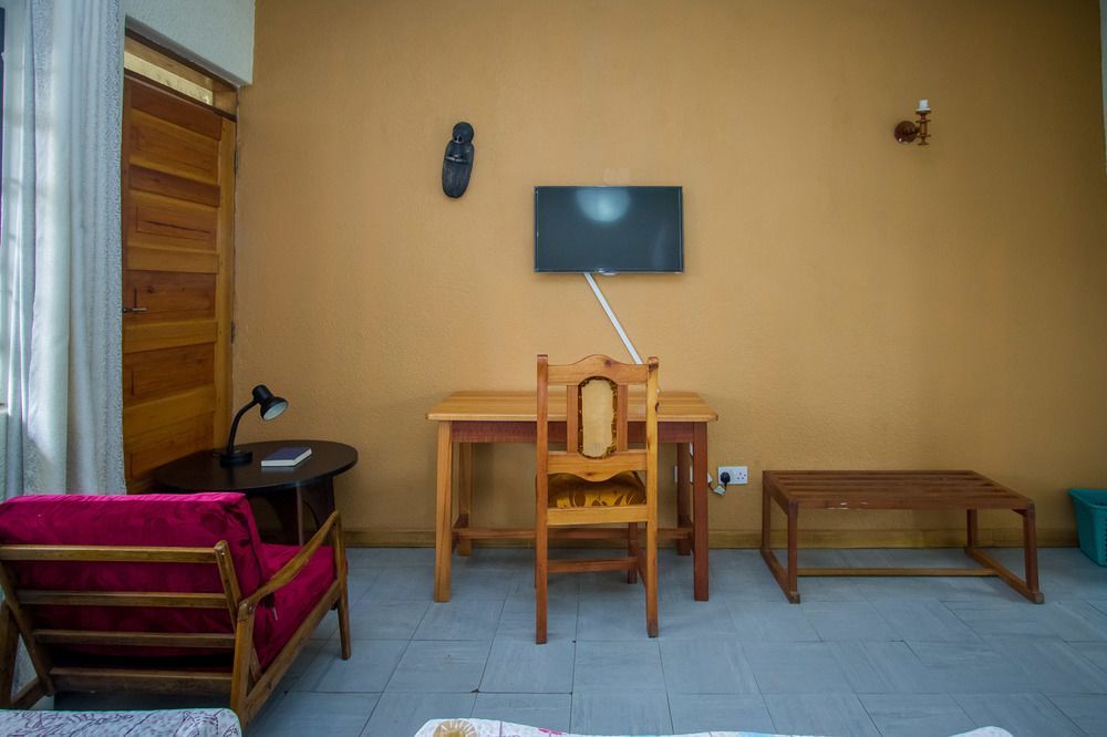 Kisoro Tourist Hotel Extérieur photo